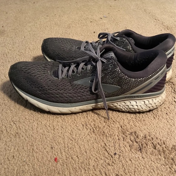 brooks ghost size 15